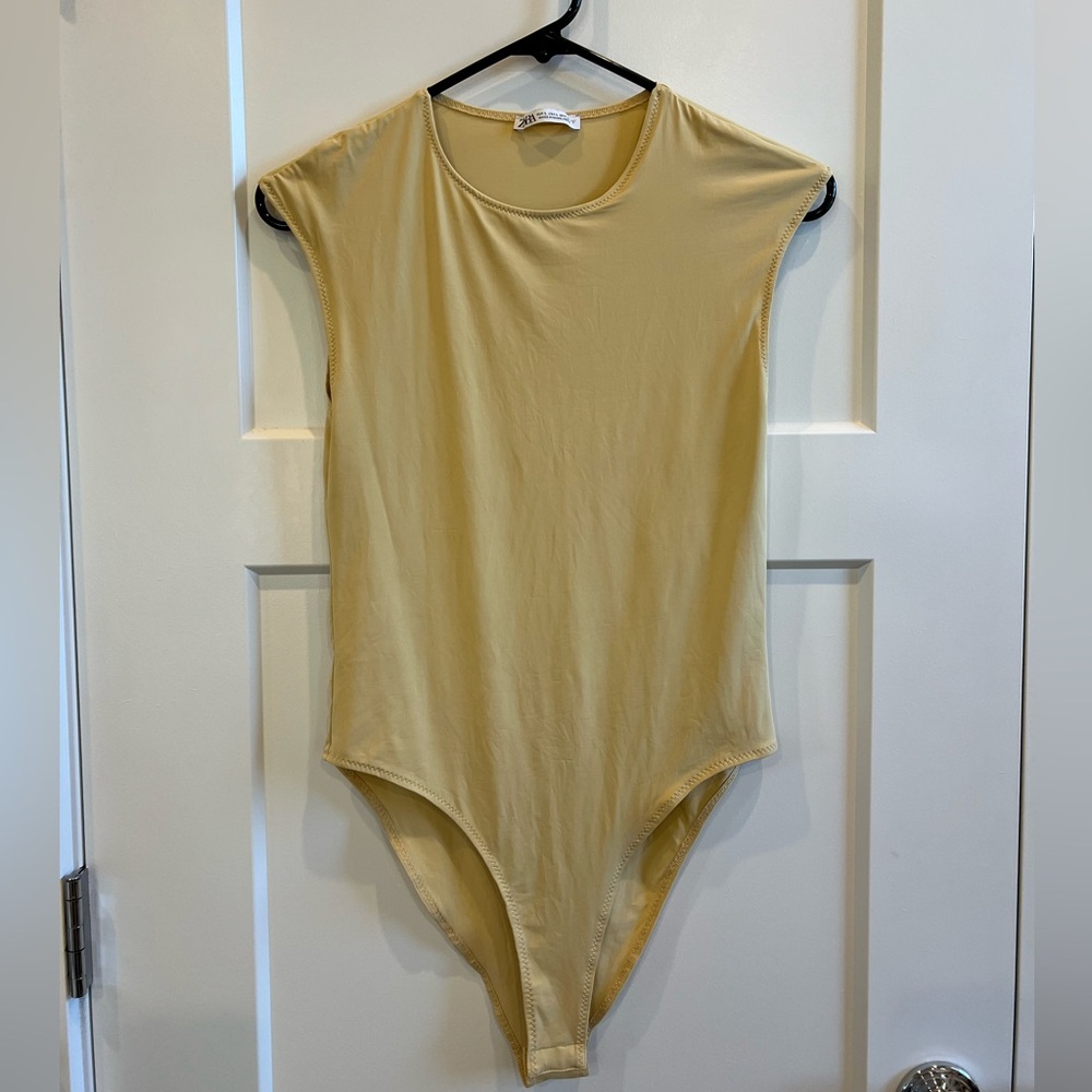 ZARA Butter Yellow Sleeveless Bodysuit Stretchy Latge